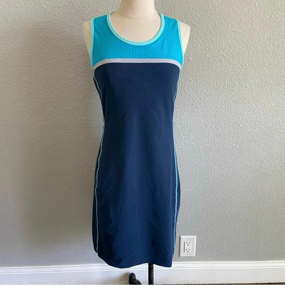 Title Nine Twisted Sister Dress Size Small - Picture 1 of 6